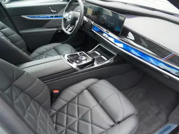 BMW 740 d xDrive M Sport SKYLOUNGE LUFT