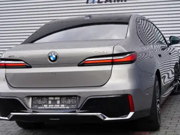 BMW 740 d xDrive M Sport SKYLOUNGE LUFT