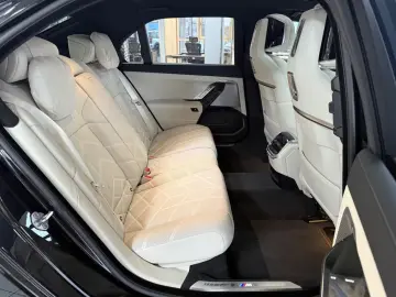 BMW 750 e xDrive M Sportpaket