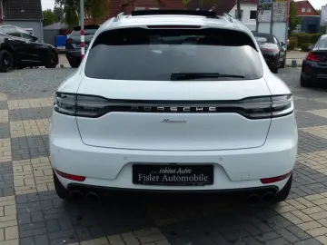 PORSCHE Macan 2.0 Sport Design Pano 21Zoll el.AHK