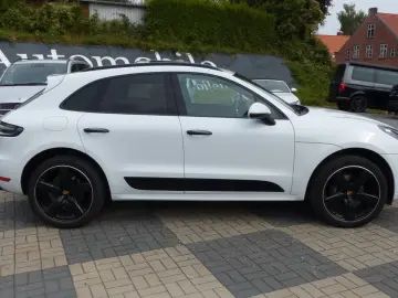 PORSCHE Macan 2.0 Sport Design Pano 21Zoll el.AHK