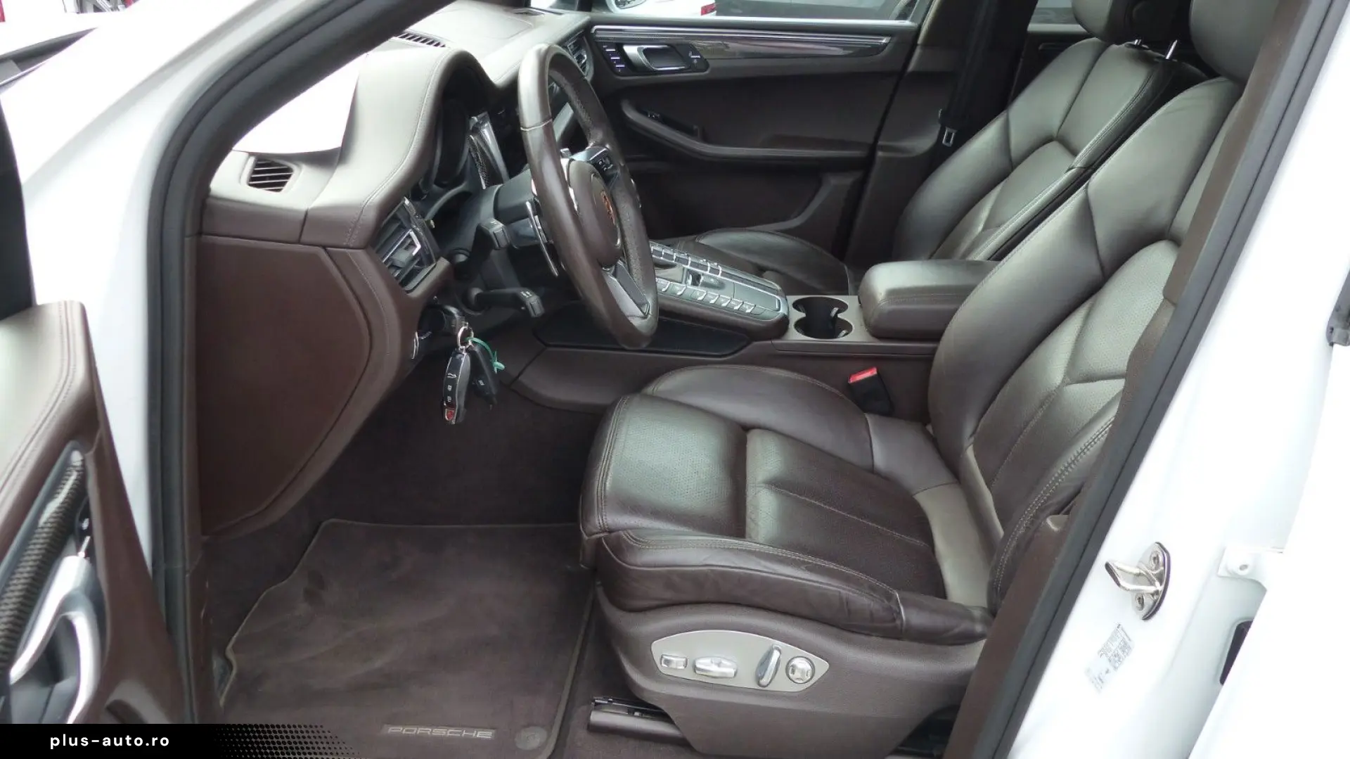 PORSCHE Macan 2.0 Sport Design Pano 21Zoll el.AHK