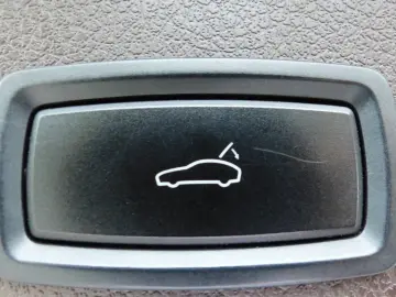 PORSCHE Macan 2.0 Sport Design Pano 21Zoll el.AHK