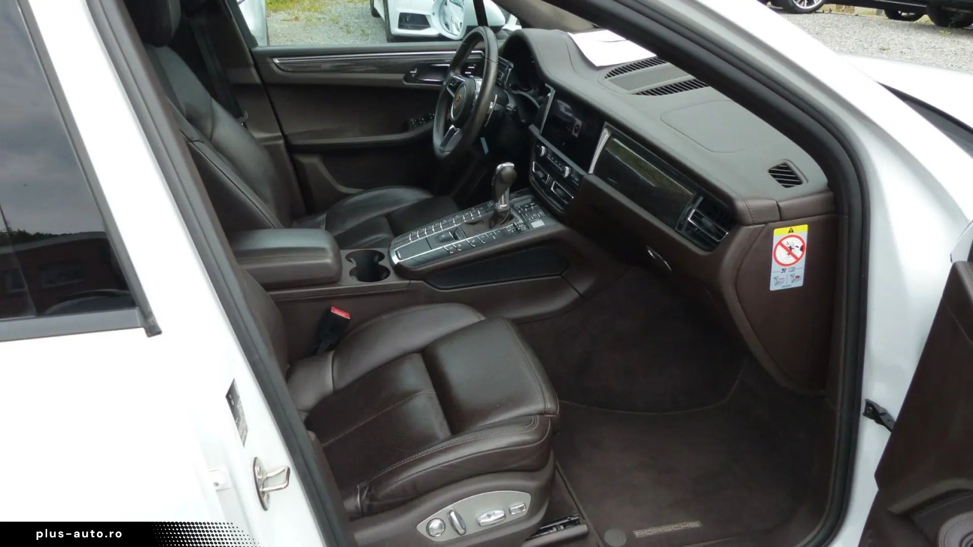 PORSCHE Macan 2.0 Sport Design Pano 21Zoll el.AHK