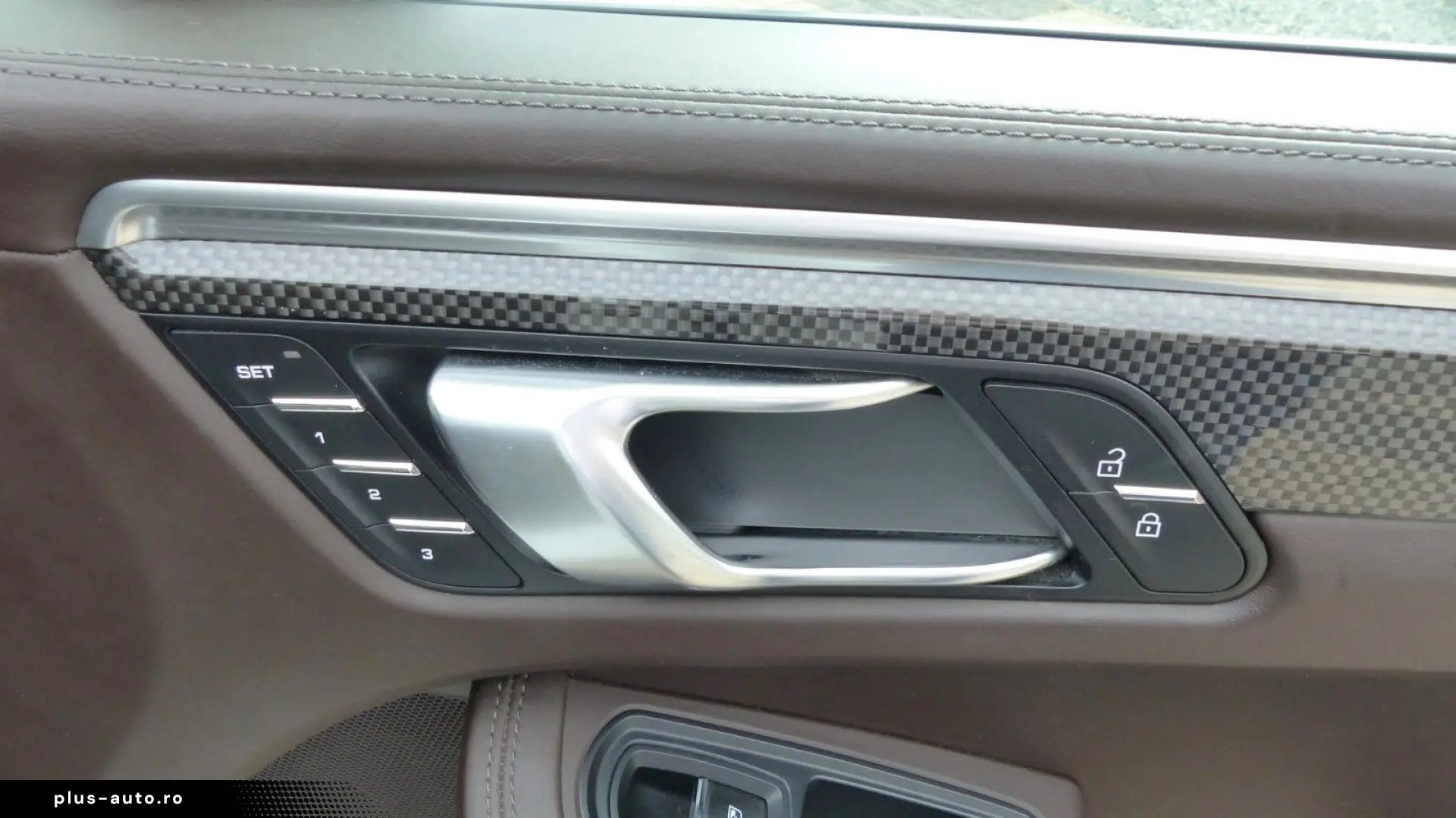 PORSCHE Macan 2.0 Sport Design Pano 21Zoll el.AHK