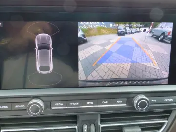 PORSCHE Macan 2.0 Sport Design Pano 21Zoll el.AHK