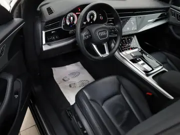 AUDI Q8 55 TFSI quattro  Navi SH Kamera Panorama B&O