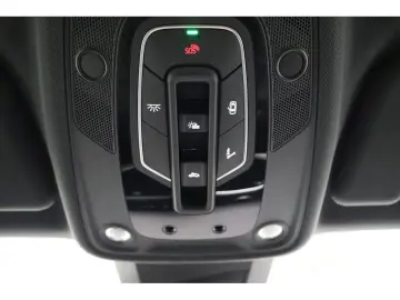 AUDI Q8 50 TDI quattro S line Navi Matrix AHK HUD