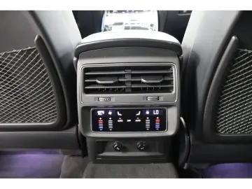 AUDI Q8 50 TDI quattro S line Navi Matrix AHK HUD