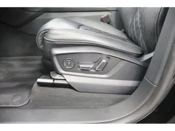 AUDI Q8 50 TDI quattro S line Navi Matrix AHK HUD