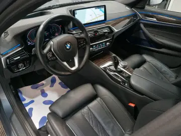 BMW 530 d xDrive Luxury Line Lim. LASER Leder RfK