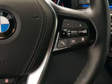 BMW 530 d xDrive Luxury Line Lim. LASER Leder RfK