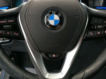 BMW 530 d xDrive Luxury Line Lim. LASER Leder RfK