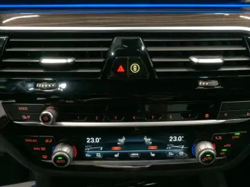 BMW 530 d xDrive Luxury Line Lim. LASER Leder RfK