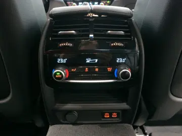 BMW 530 d xDrive Luxury Line Lim. LASER Leder RfK