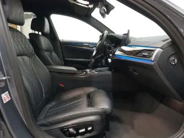 BMW 530 d xDrive Luxury Line Lim. LASER Leder RfK