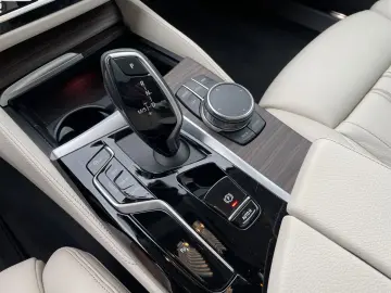 BMW 530d xDrive Limousine LiveCockpitProf Head-Up