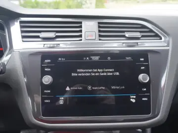 VW Tiguan Allspace 2.0 TDI DSG Elegance 4Motion AHK