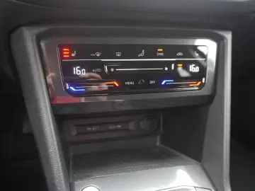 VW Tiguan Allspace 2.0 TDI DSG Elegance 4Motion AHK