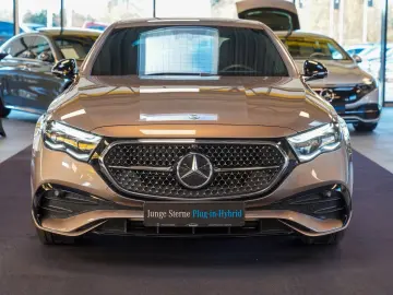 MERCEDES-BENZ E 300 de AMG Line Night samtbraun Burm&hellip;