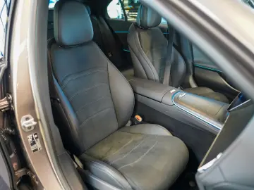 MERCEDES-BENZ E 300 de AMG Line Night samtbraun Burm&hellip;