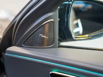 MERCEDES-BENZ E 300 de AMG Line Night samtbraun Burm&hellip;