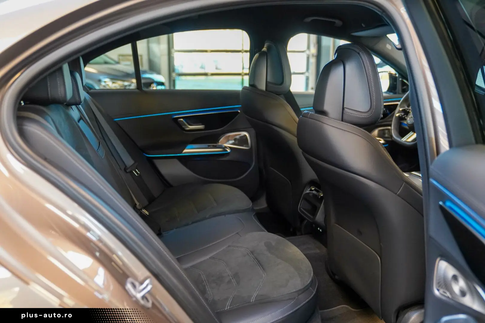 MERCEDES-BENZ E 300 de AMG Line Night samtbraun Burm&hellip;