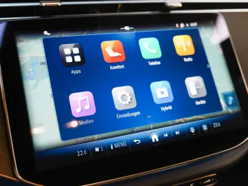 MERCEDES-BENZ E 300 de AMG Line Night samtbraun Burm&hellip;