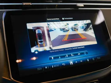 MERCEDES-BENZ E 300 de AMG Line Night samtbraun Burm&hellip;