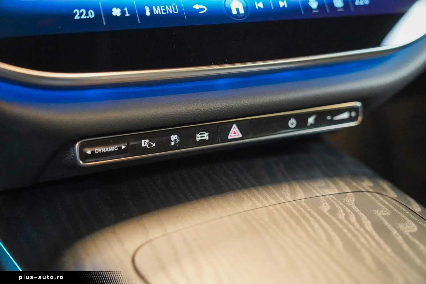 MERCEDES-BENZ E 300 de AMG Line Night samtbraun Burm&hellip;