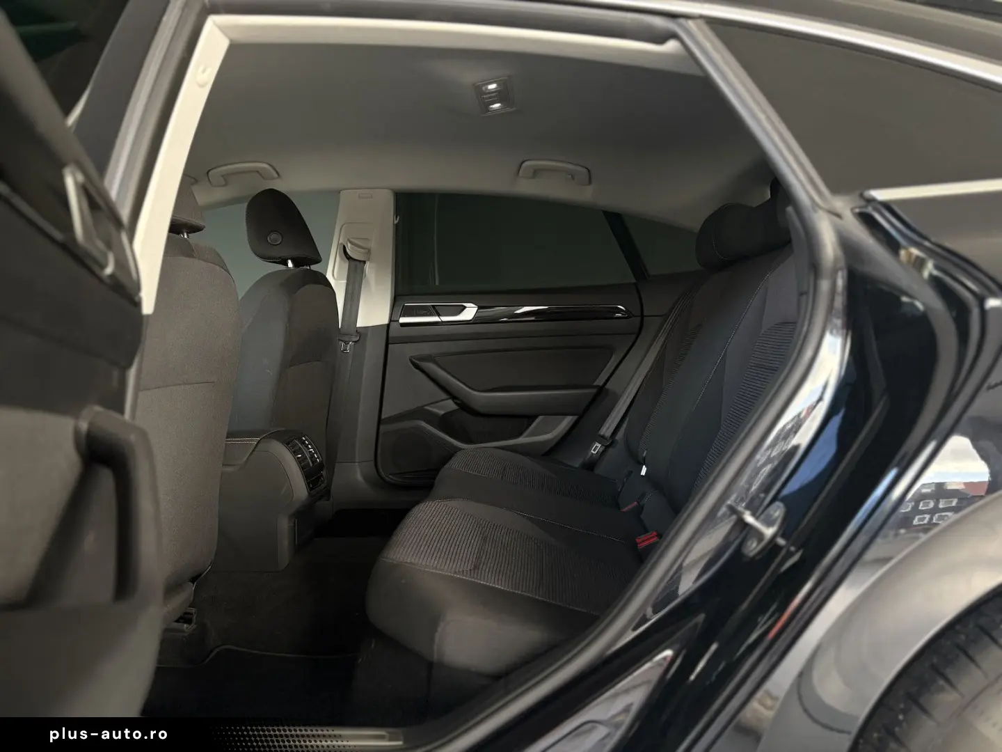 VW Arteon 2.0 TDI Limousine DSG AHK NAVI LED