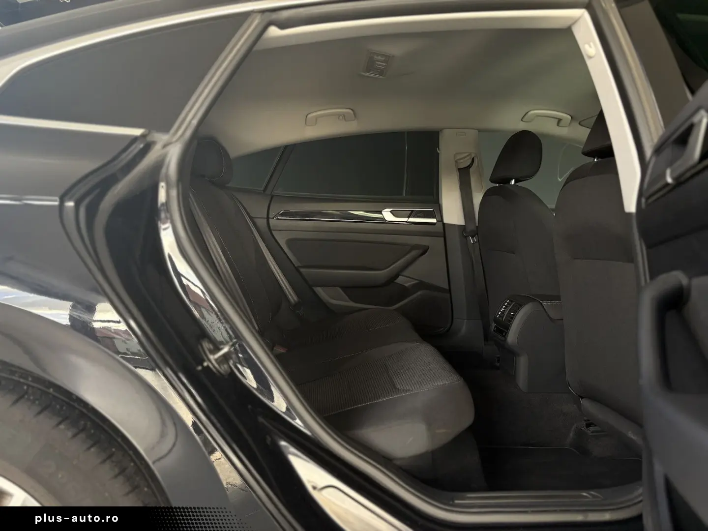 VW Arteon 2.0 TDI Limousine DSG AHK NAVI LED