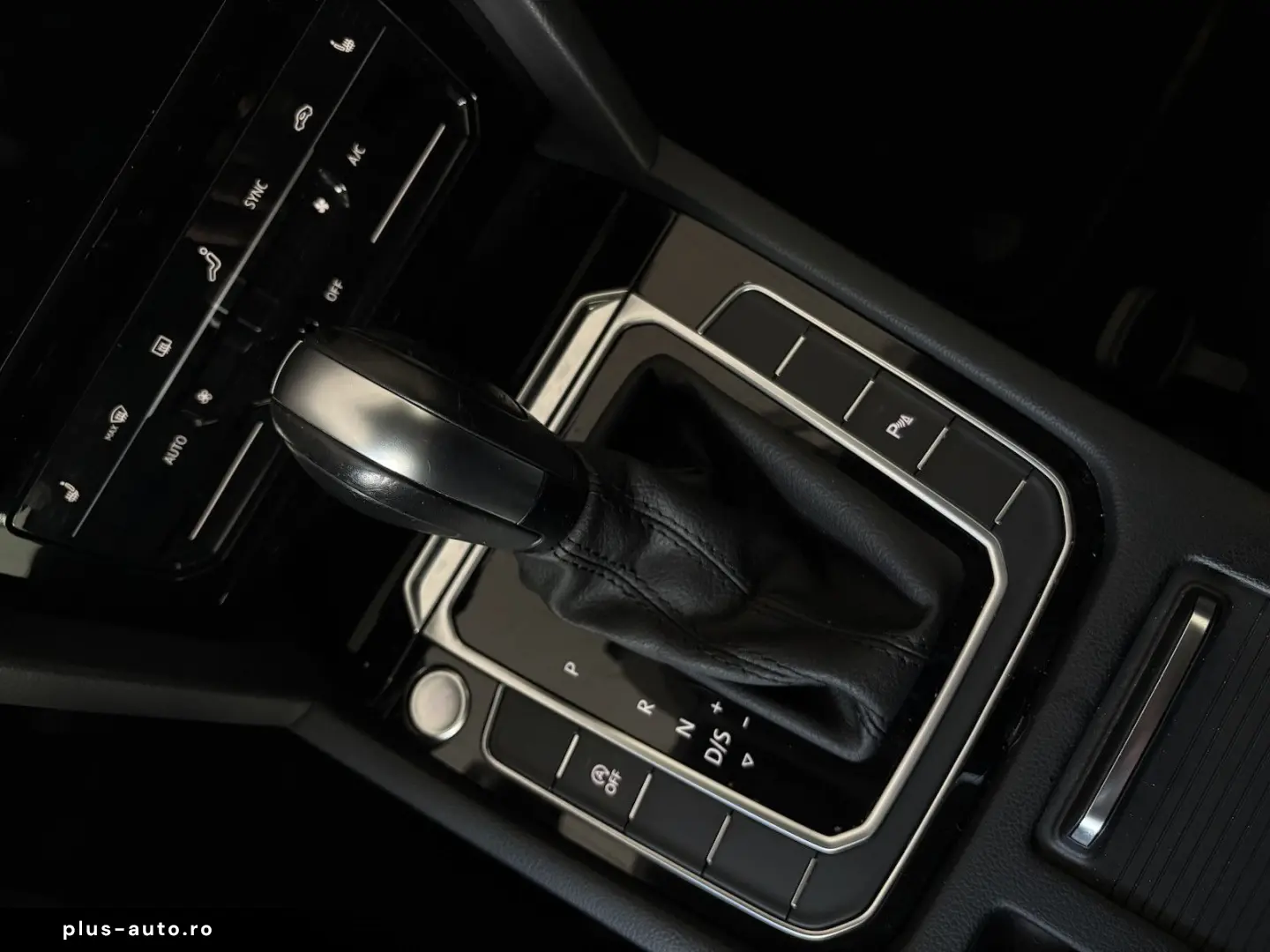 VW Arteon 2.0 TDI Limousine DSG AHK NAVI LED