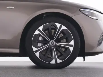 Mercedes-Benz E 300 e 4M AVANTGARDE AHK