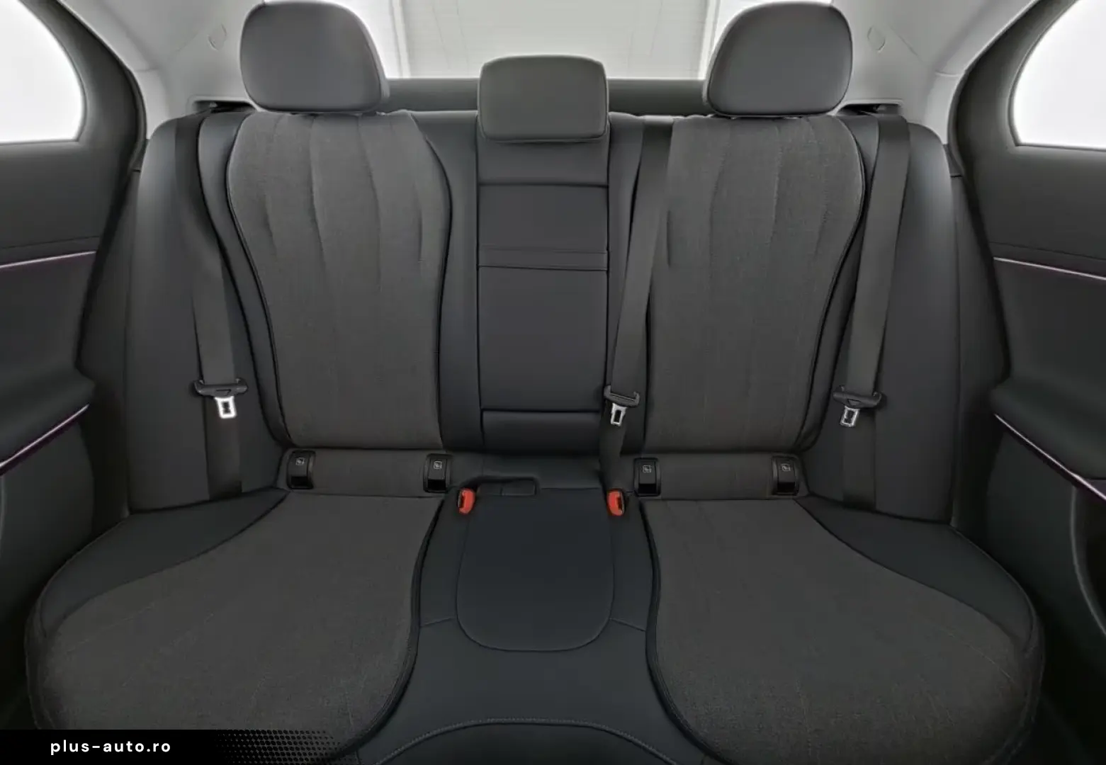 Mercedes-Benz E 300 e 4M AVANTGARDE AHK