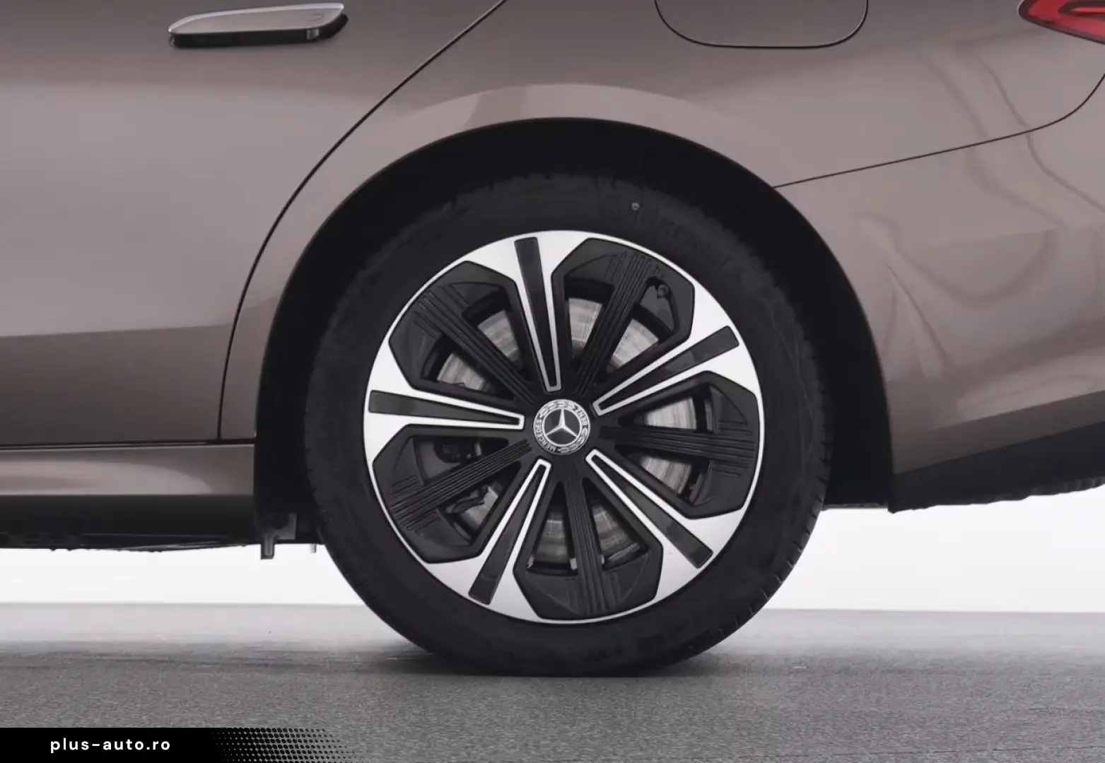 Mercedes-Benz E 300 e 4M AVANTGARDE AHK