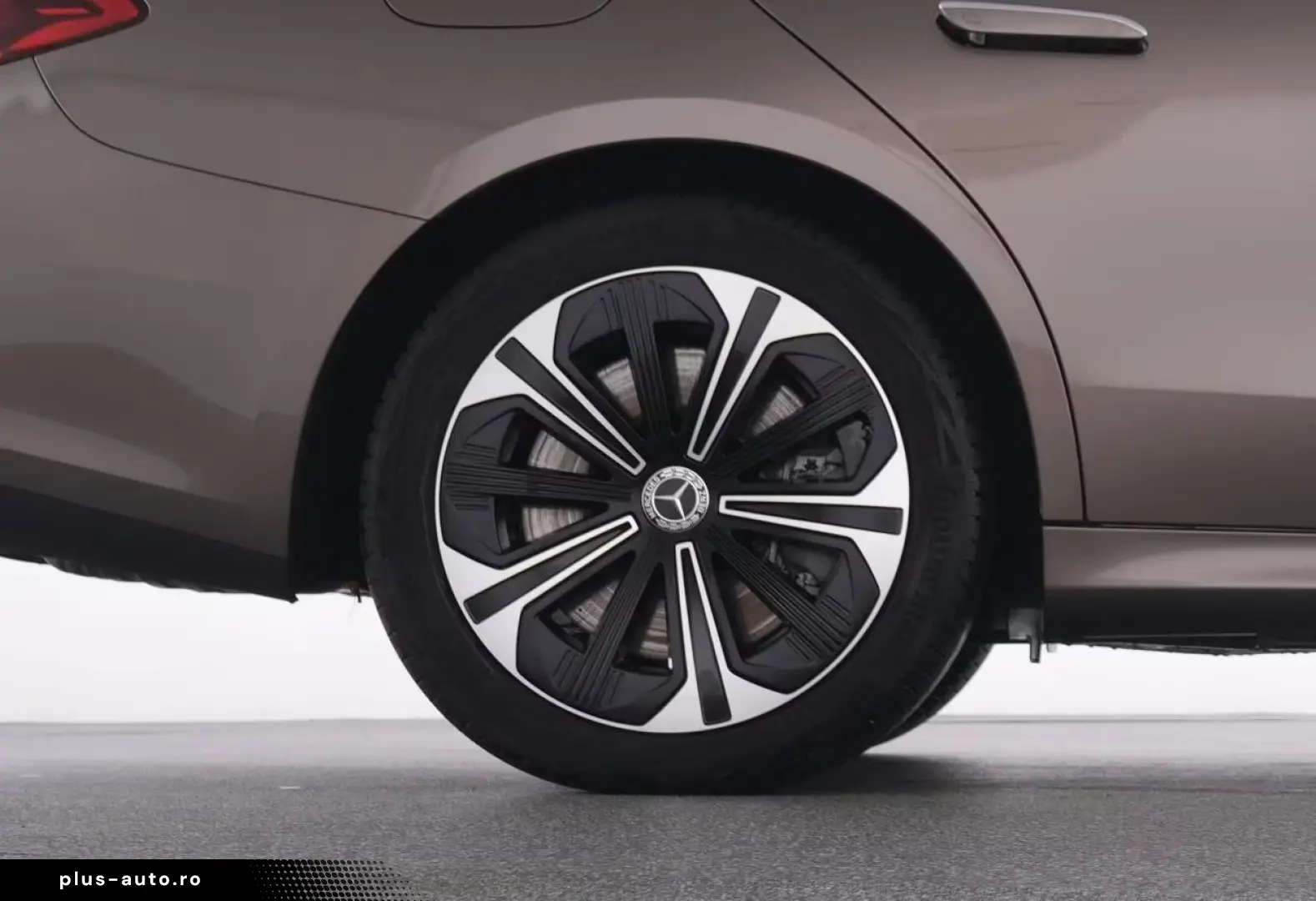 Mercedes-Benz E 300 e 4M AVANTGARDE AHK