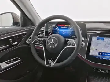 Mercedes-Benz E 300 e 4M AVANTGARDE AHK