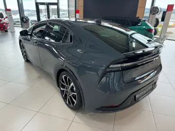 TOYOTA Prius Plug-in Hybrid Executive