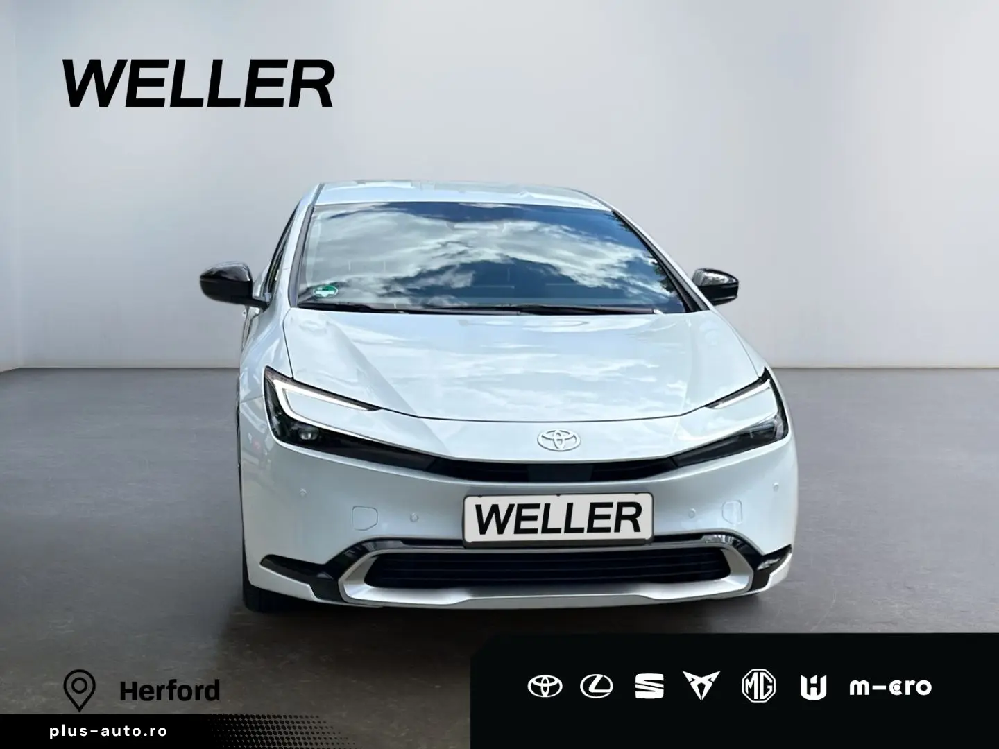 TOYOTA Prius Plug-in Hybrid Executive  Perl.  8-Fach