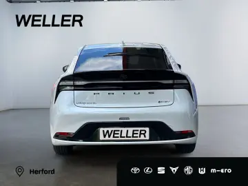 TOYOTA Prius Plug-in Hybrid Executive  Perl.  8-Fach