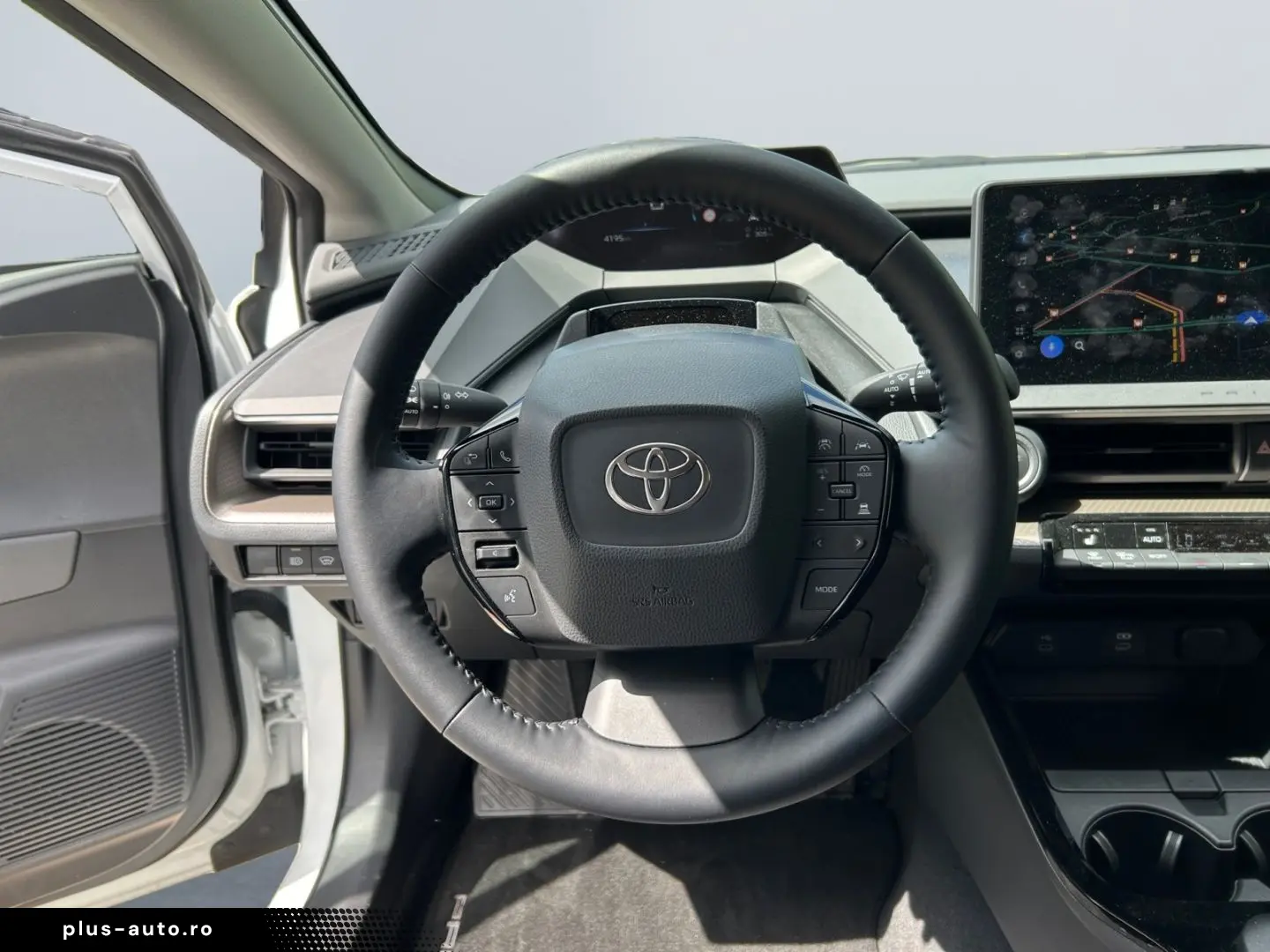 TOYOTA Prius Plug-in Hybrid Executive  Perl.  8-Fach