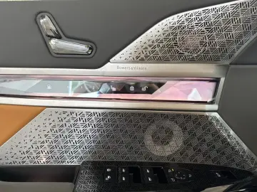 BMW 750 e xDrive TV Kristall Aut.Türen