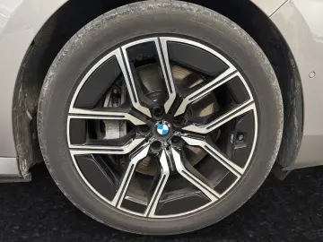 BMW 750 e xDrive M Sport TV-Fond-Entert.