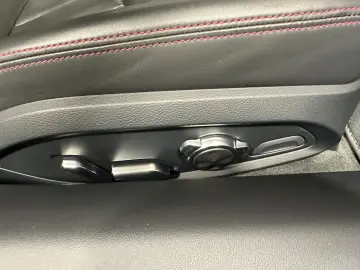 AUDI R8 Spyder 5.2 V10 FSI quattro performance Kerami