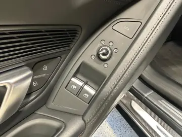 AUDI R8 Spyder 5.2 V10 FSI quattro performance Kerami