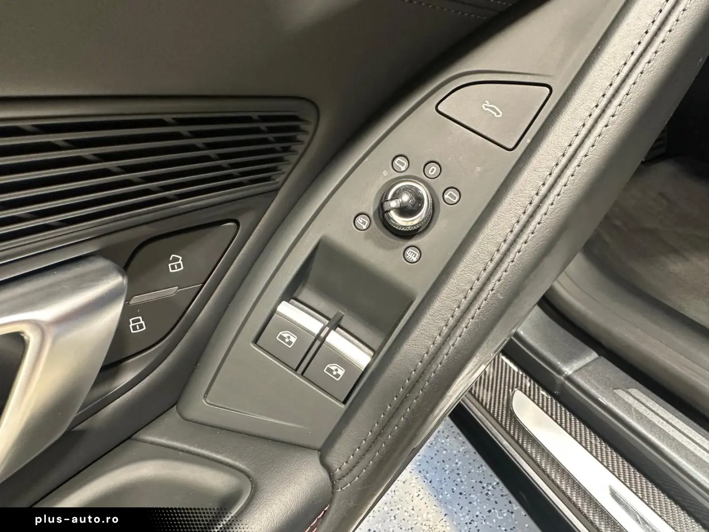 AUDI R8 Spyder 5.2 V10 FSI quattro performance Kerami