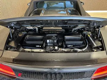 AUDI R8 Spyder 5.2 V10 FSI quattro performance Kerami