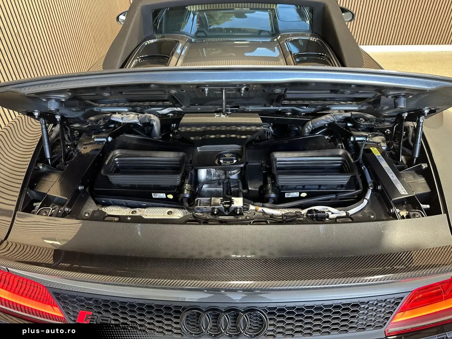 AUDI R8 Spyder 5.2 V10 FSI quattro performance Kerami