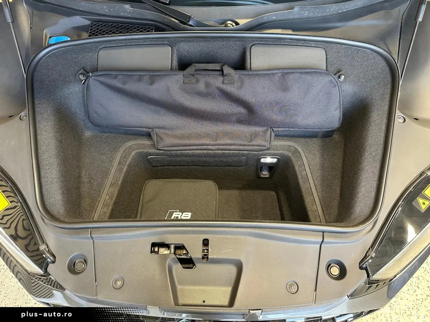 AUDI R8 Spyder 5.2 V10 FSI quattro performance Kerami